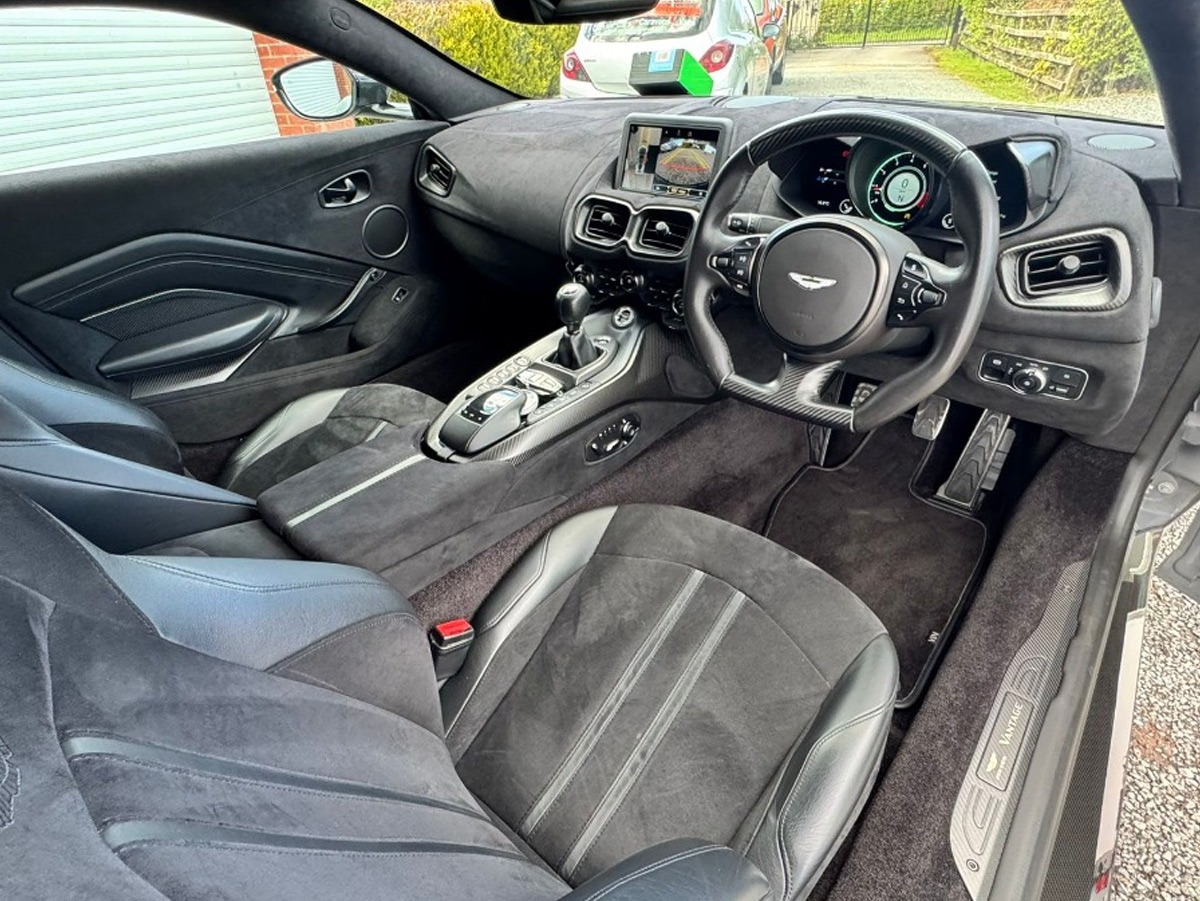 2019 Aston Martin V8 Vantage Image 8