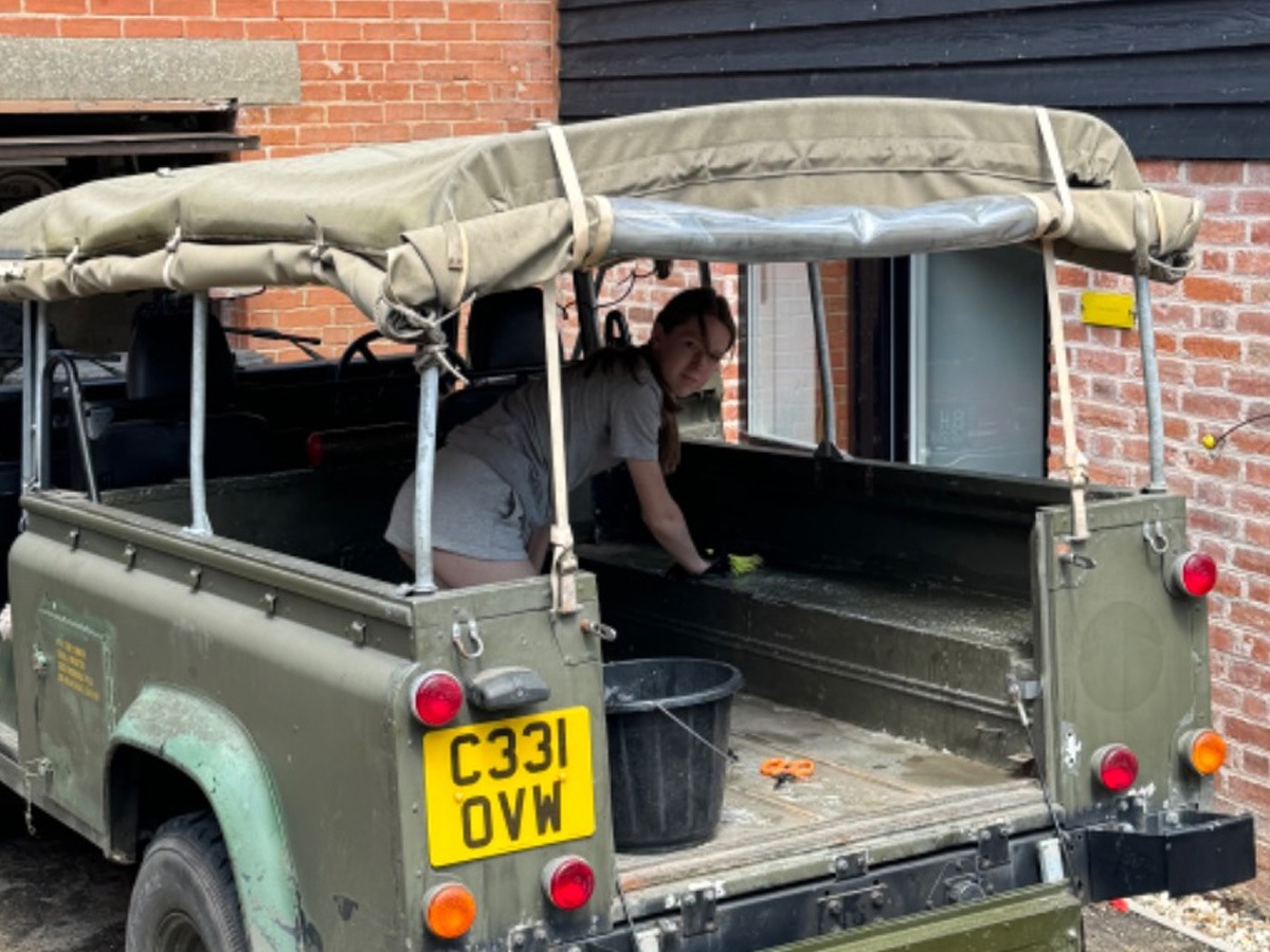 1986 Land Rover Defender 110 Image 8