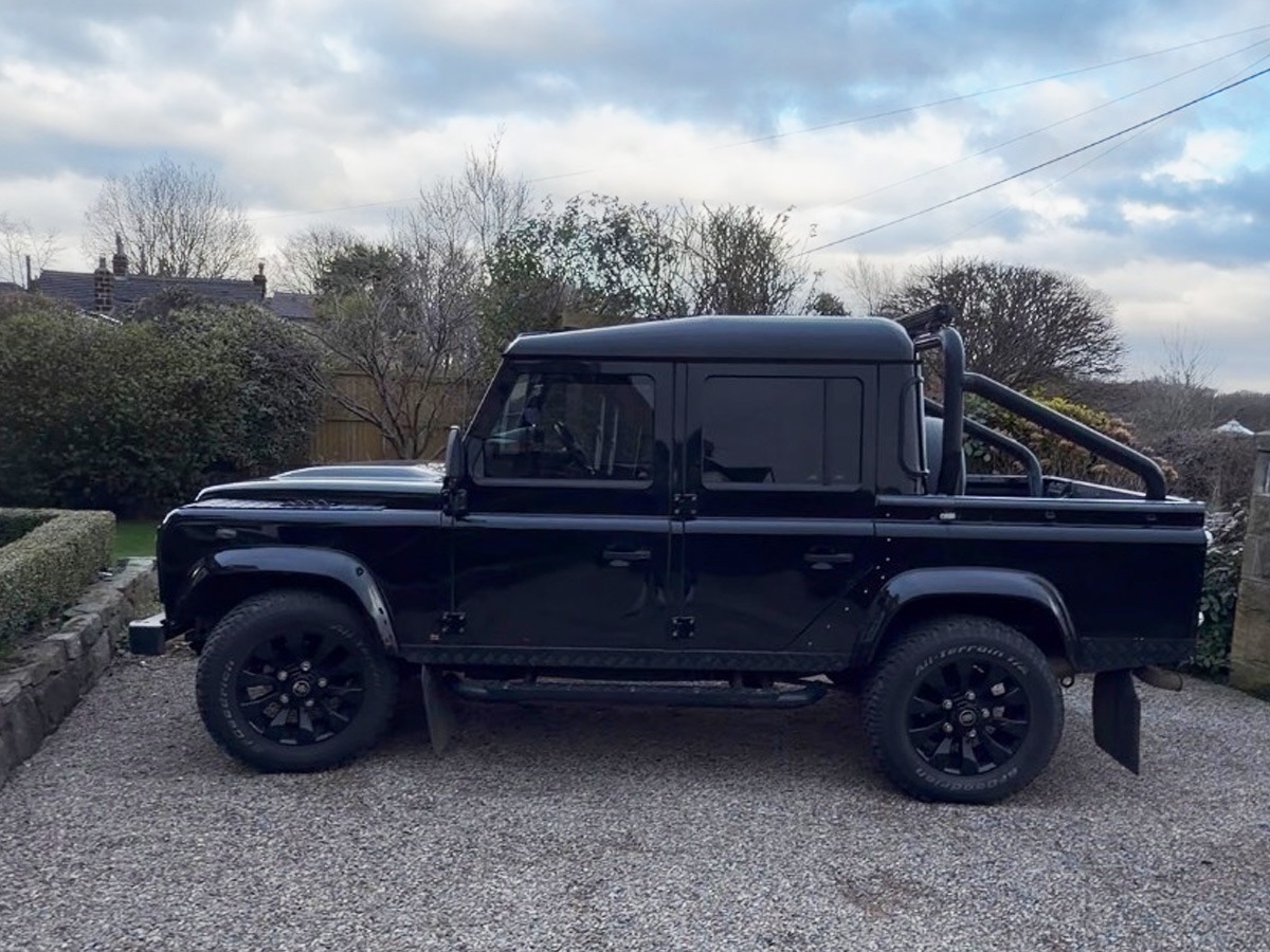 2015 Land Rover Defender 110 Image 2