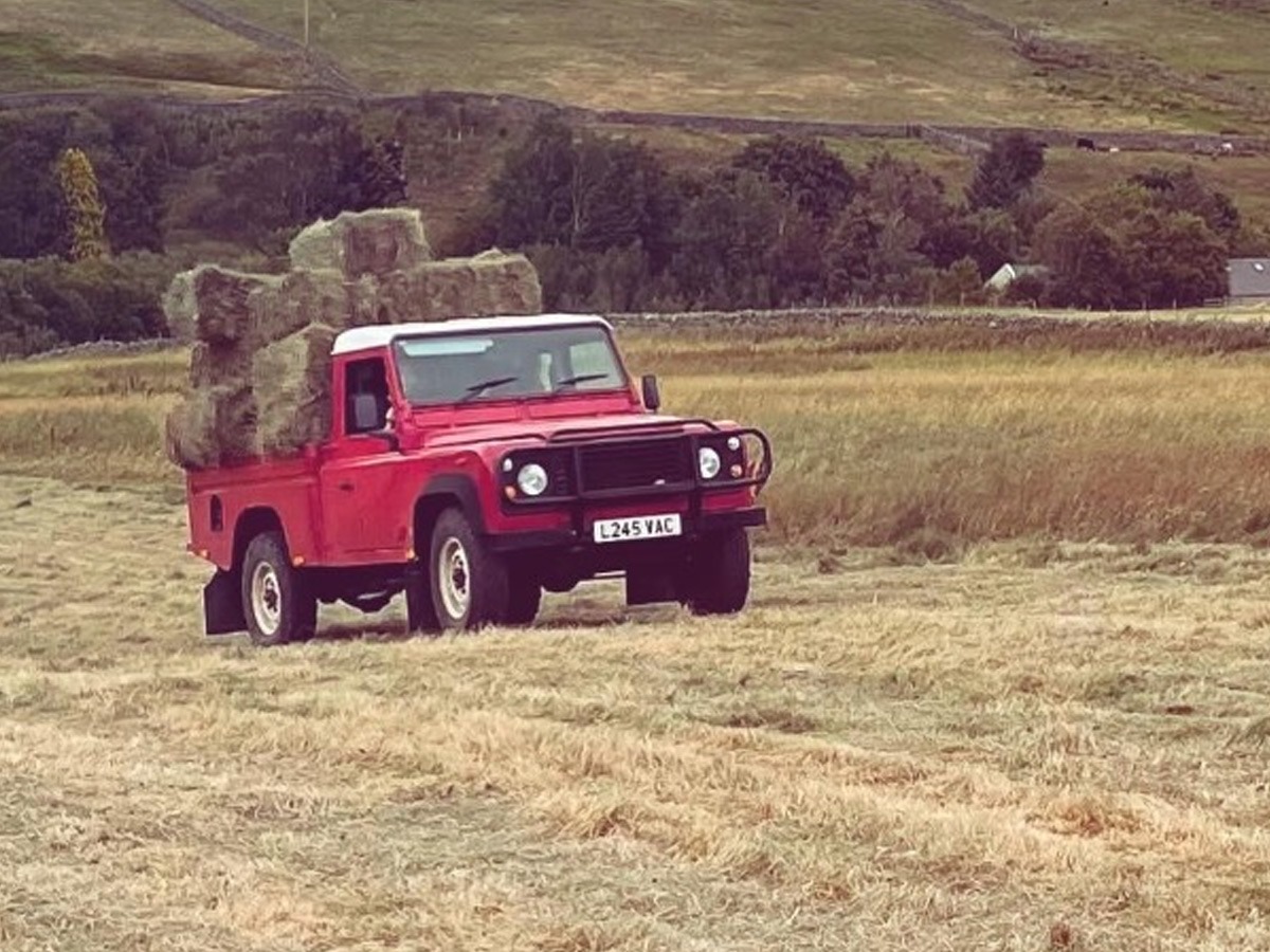 1994 Land Rover Defender 110 Image 4