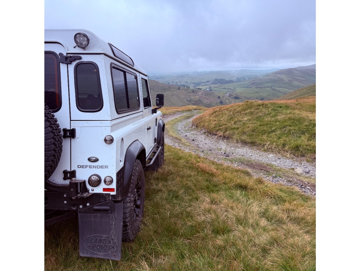 2014 Land Rover Defender 90 Image 5