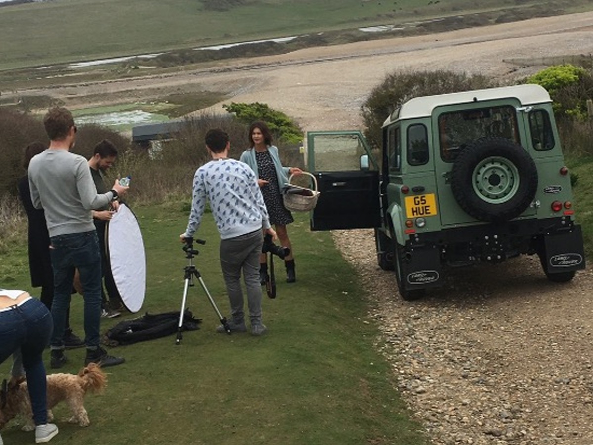 2016 Land Rover Defender Image 6