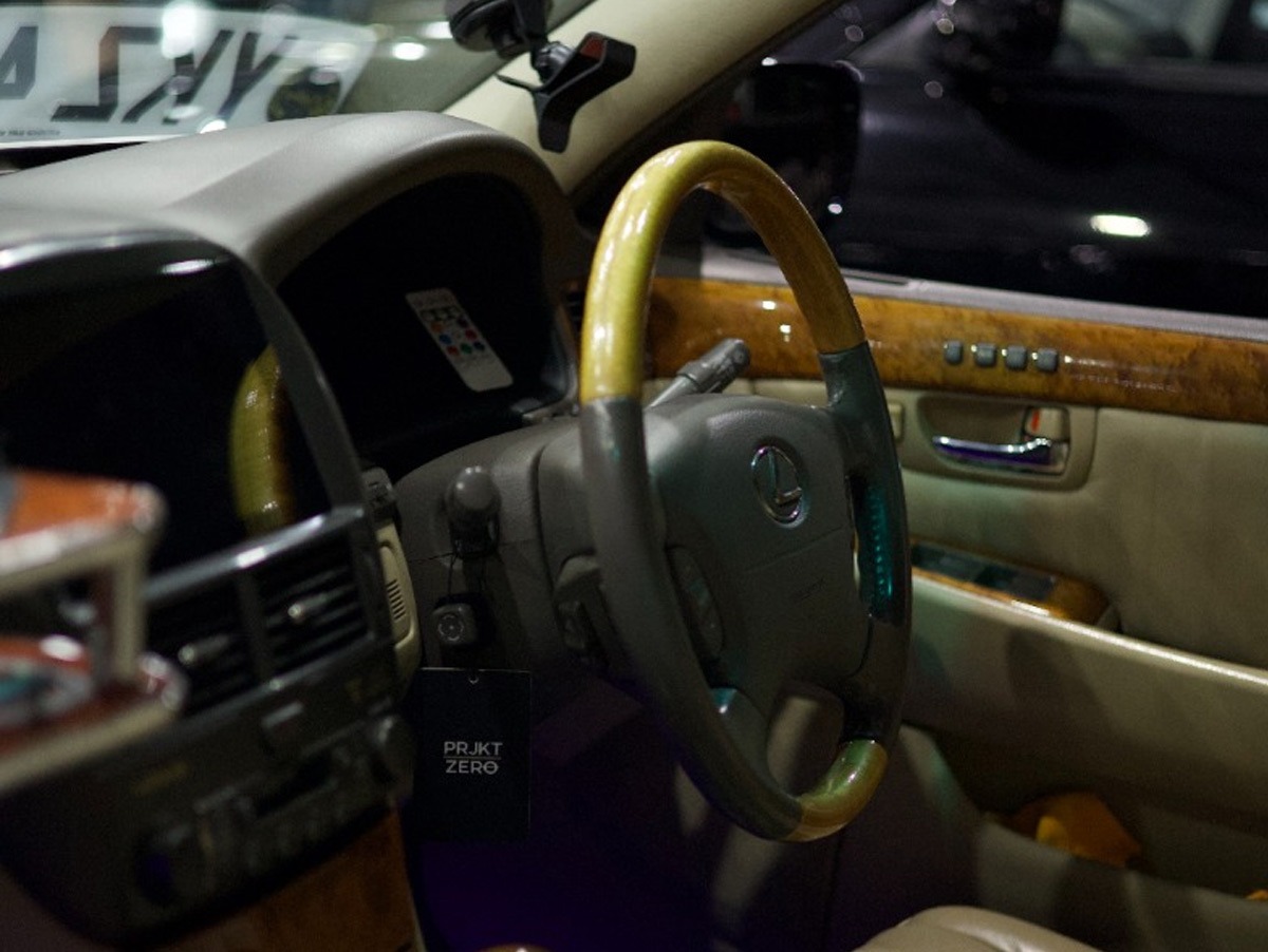2005 Lexus LS430 Image 4