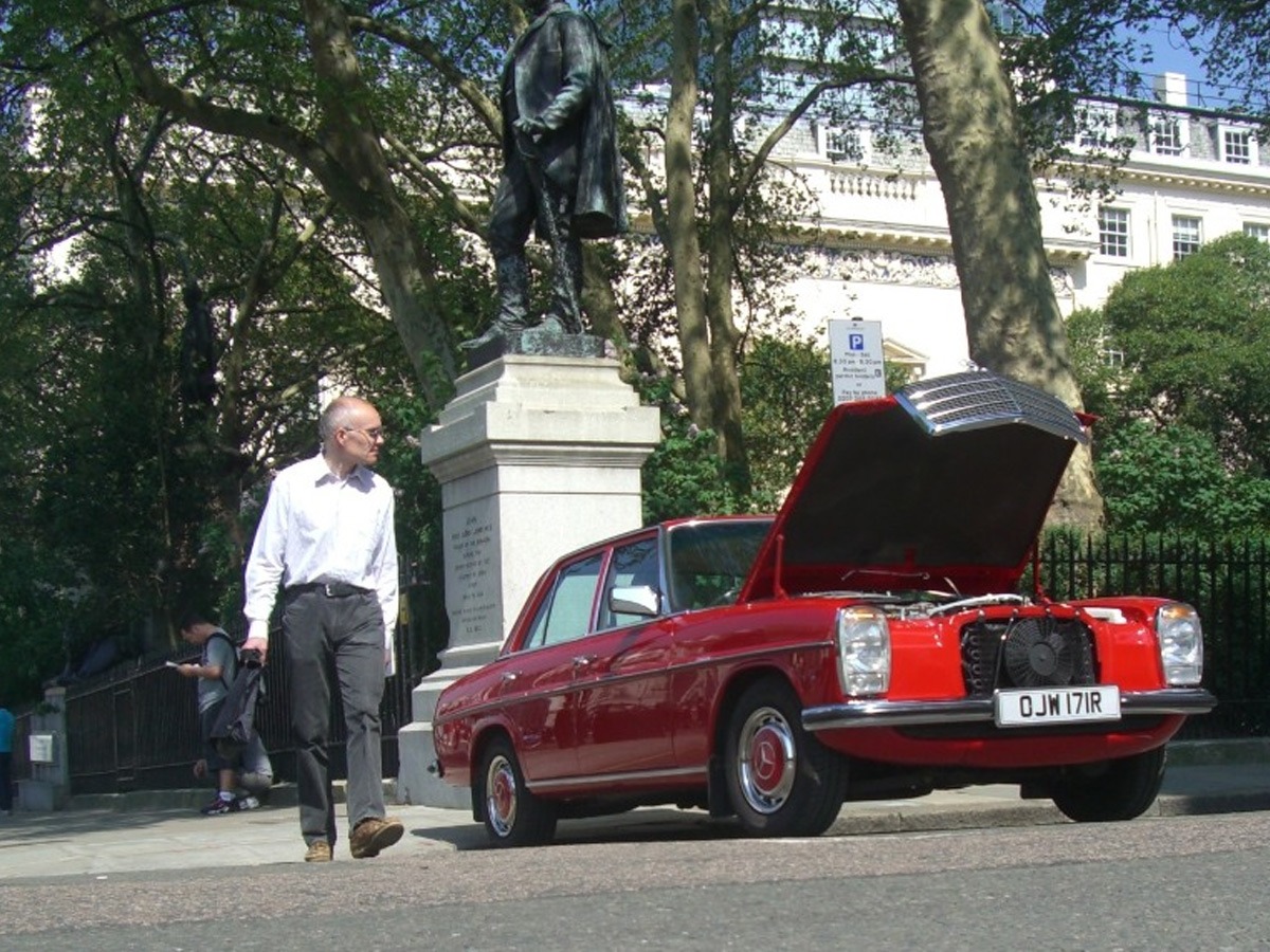 1976 Mercedes-Benz 240 Image 16