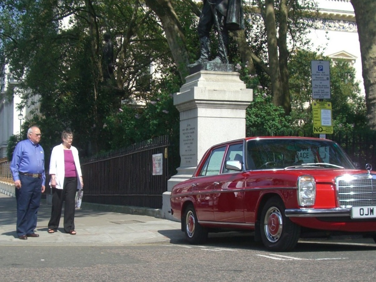 1976 Mercedes-Benz 240 Image 17