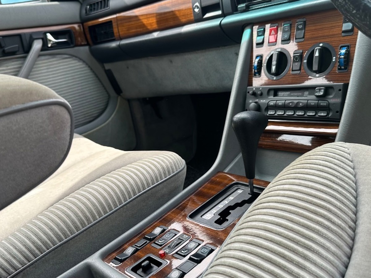 1982 Mercedes-Benz 500SEL Image 14