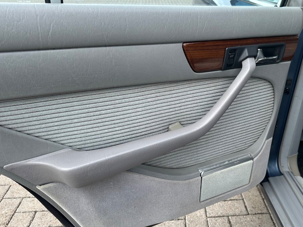 1982 Mercedes-Benz 500SEL Image 11