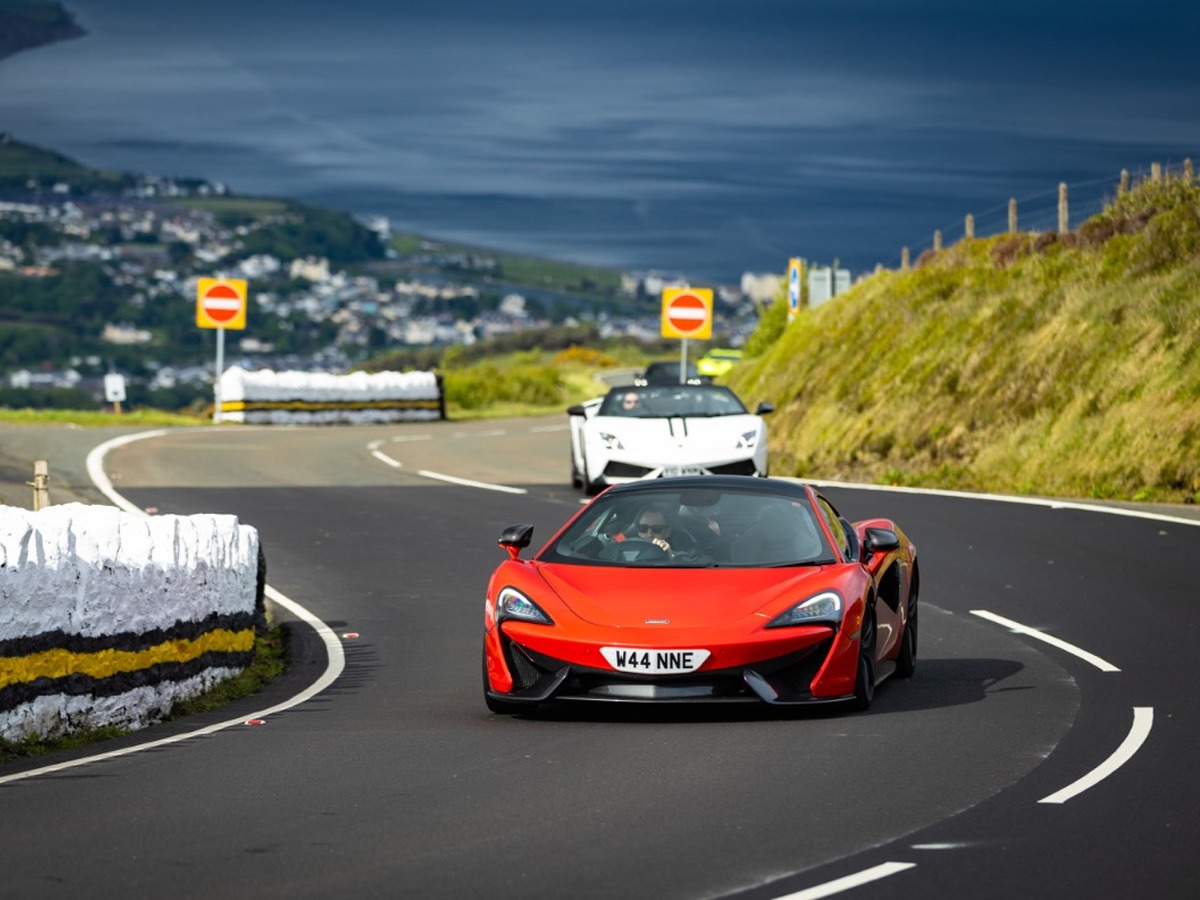 2017 McLaren 570GT Image 5