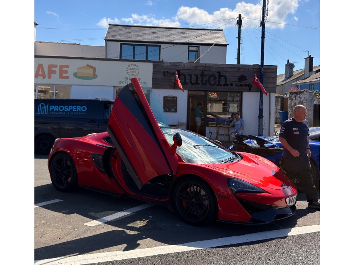 2017 McLaren 570GT Image 7