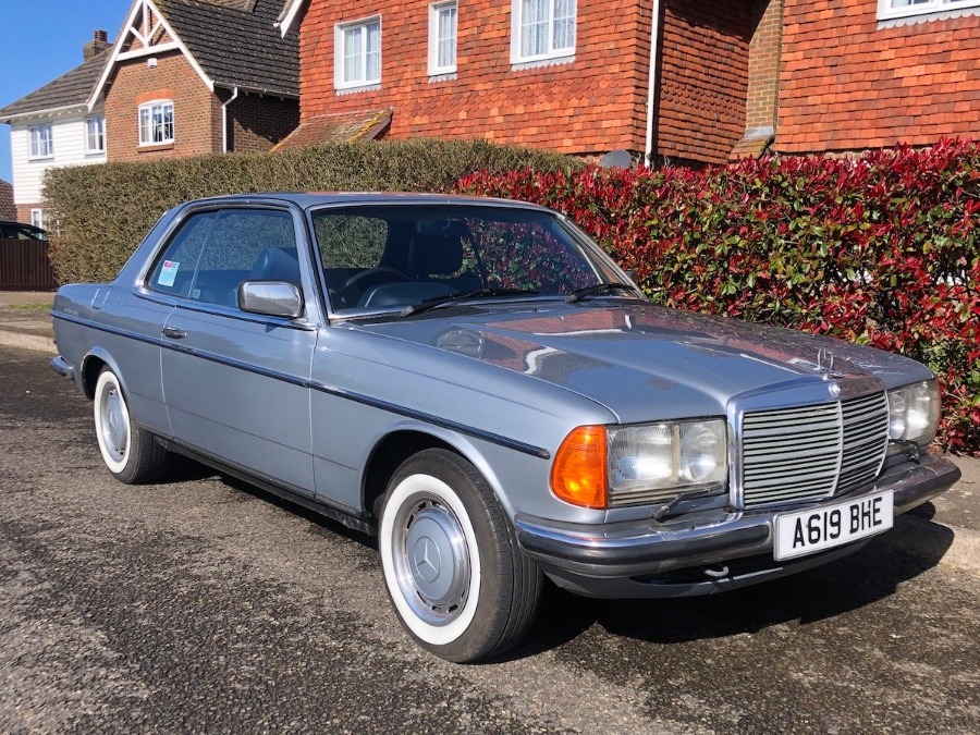 1984 Mercedes-Benz W123 Image 3