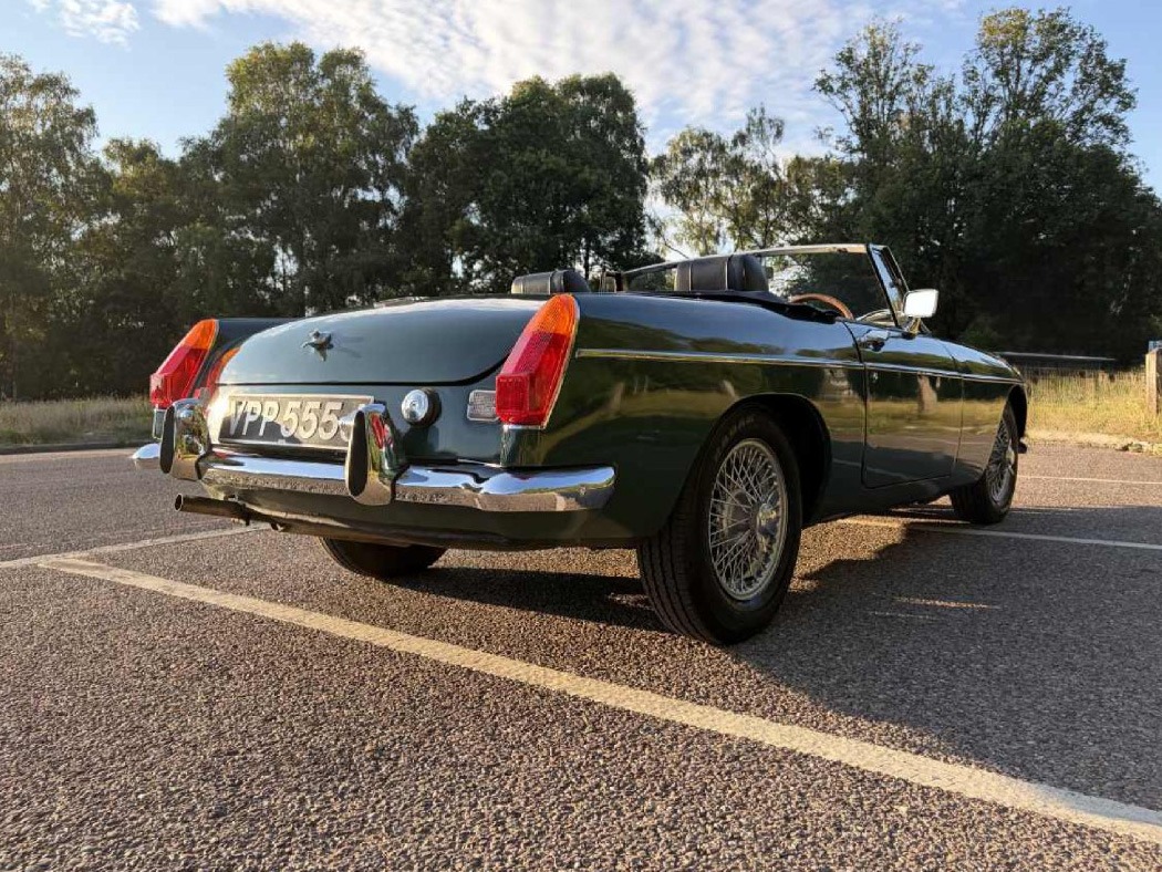 1971 MG MGB Image 3