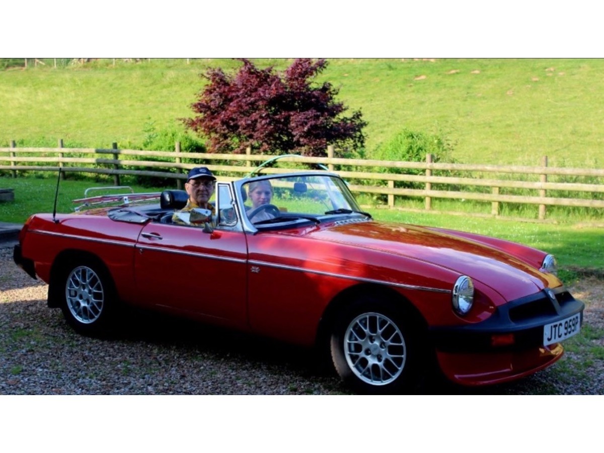 1975 MG MGB Image 2