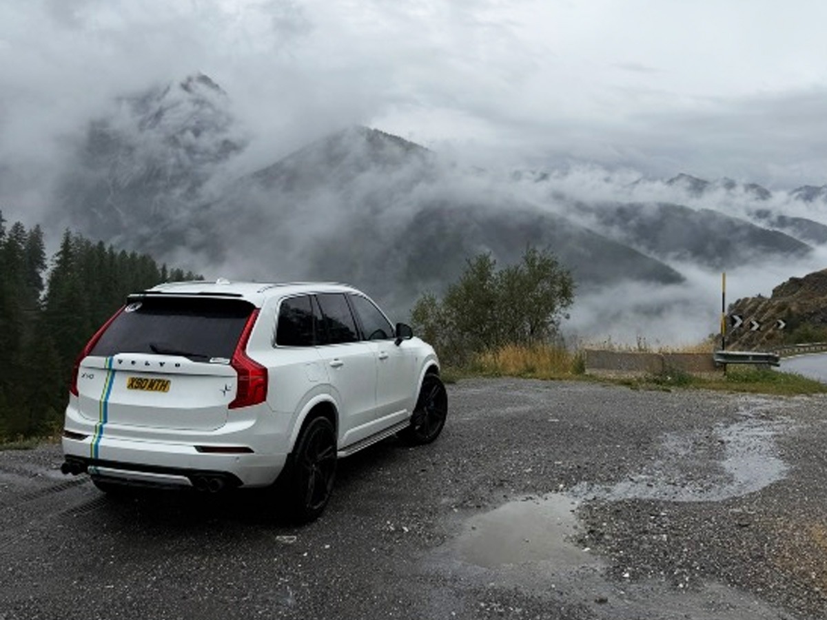 2017 Volvo Xc90 Image 2