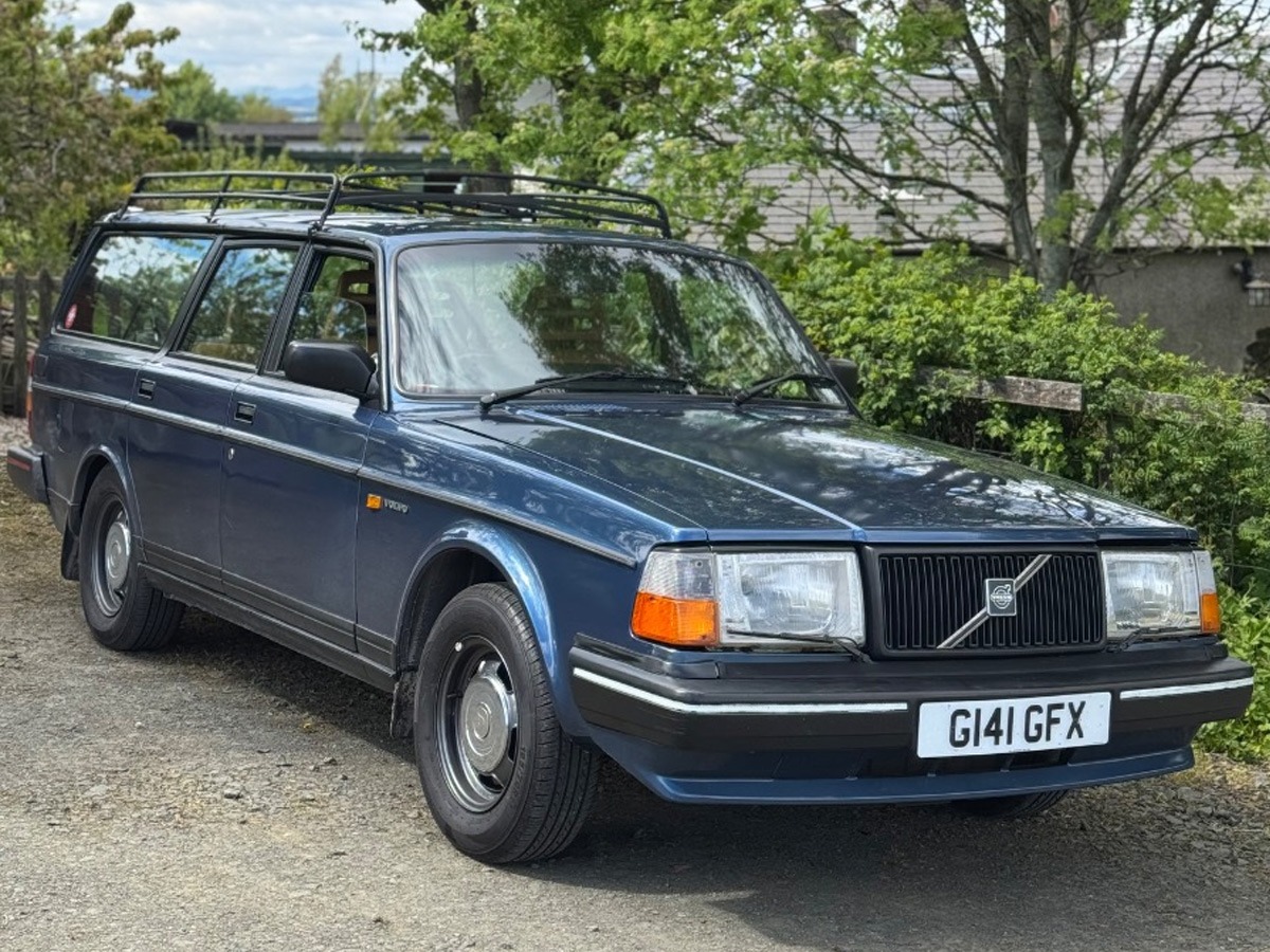 1990 Volvo 240 Image 1