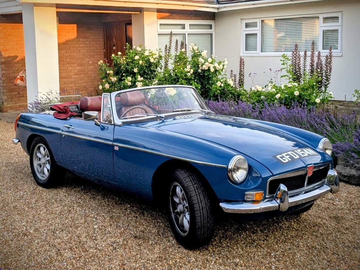 1975 MG MGB Image 1