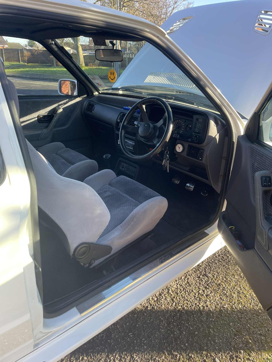 1989 Ford Escort Image 5