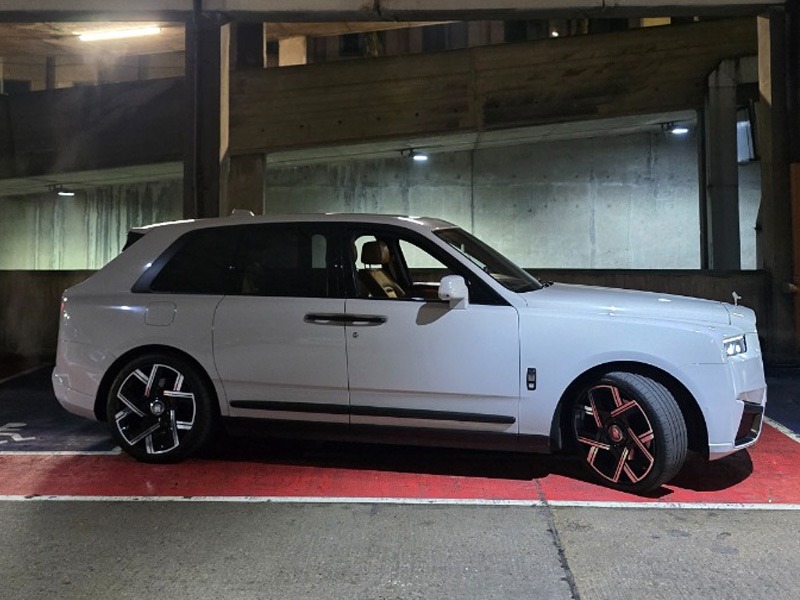 2020 Rolls-Royce Cullinan Image 1
