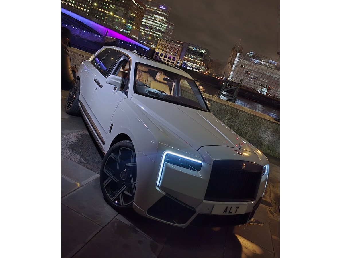 2020 Rolls-Royce Cullinan Image 6