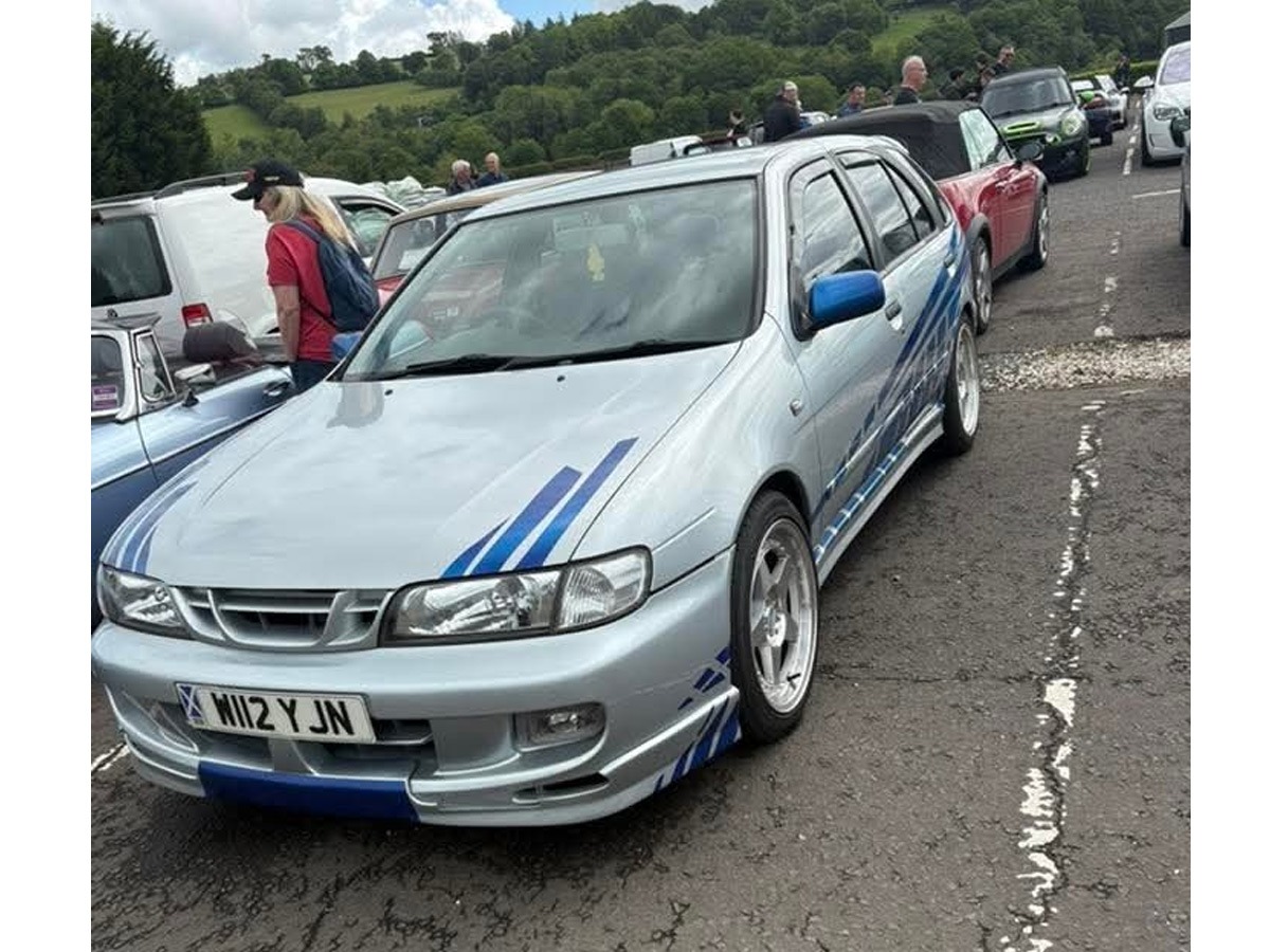 2000 Nissan Almera Image 4