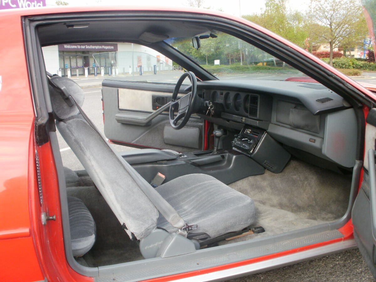1988 Pontiac Firebird Image 6