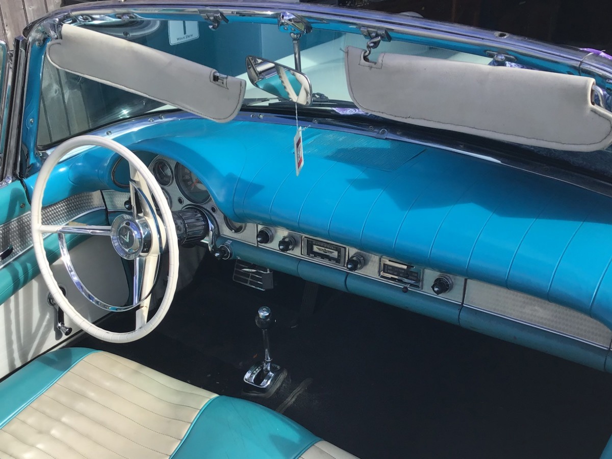 1957 Ford Thunderbird Image 6