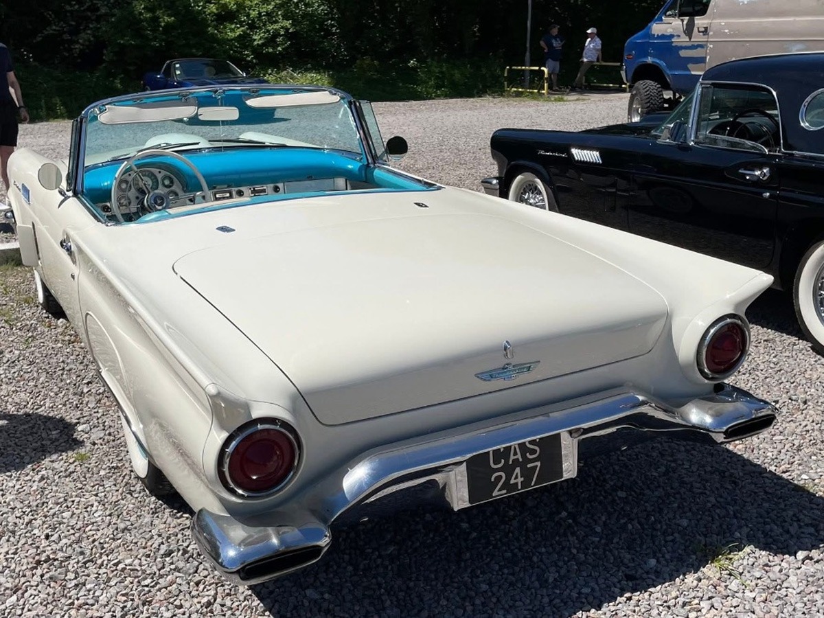 1957 Ford Thunderbird Image 5