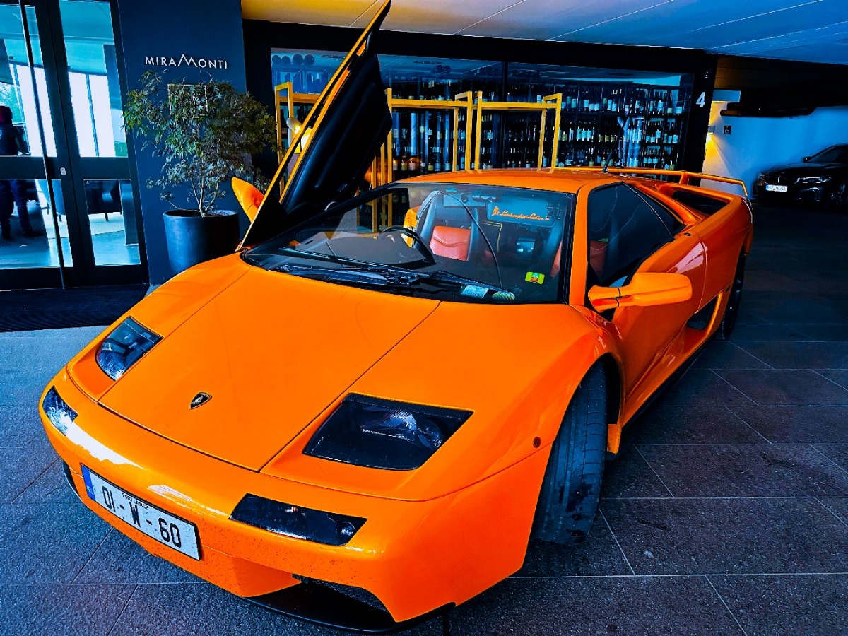 2001 Lamborghini Diablo Image 3