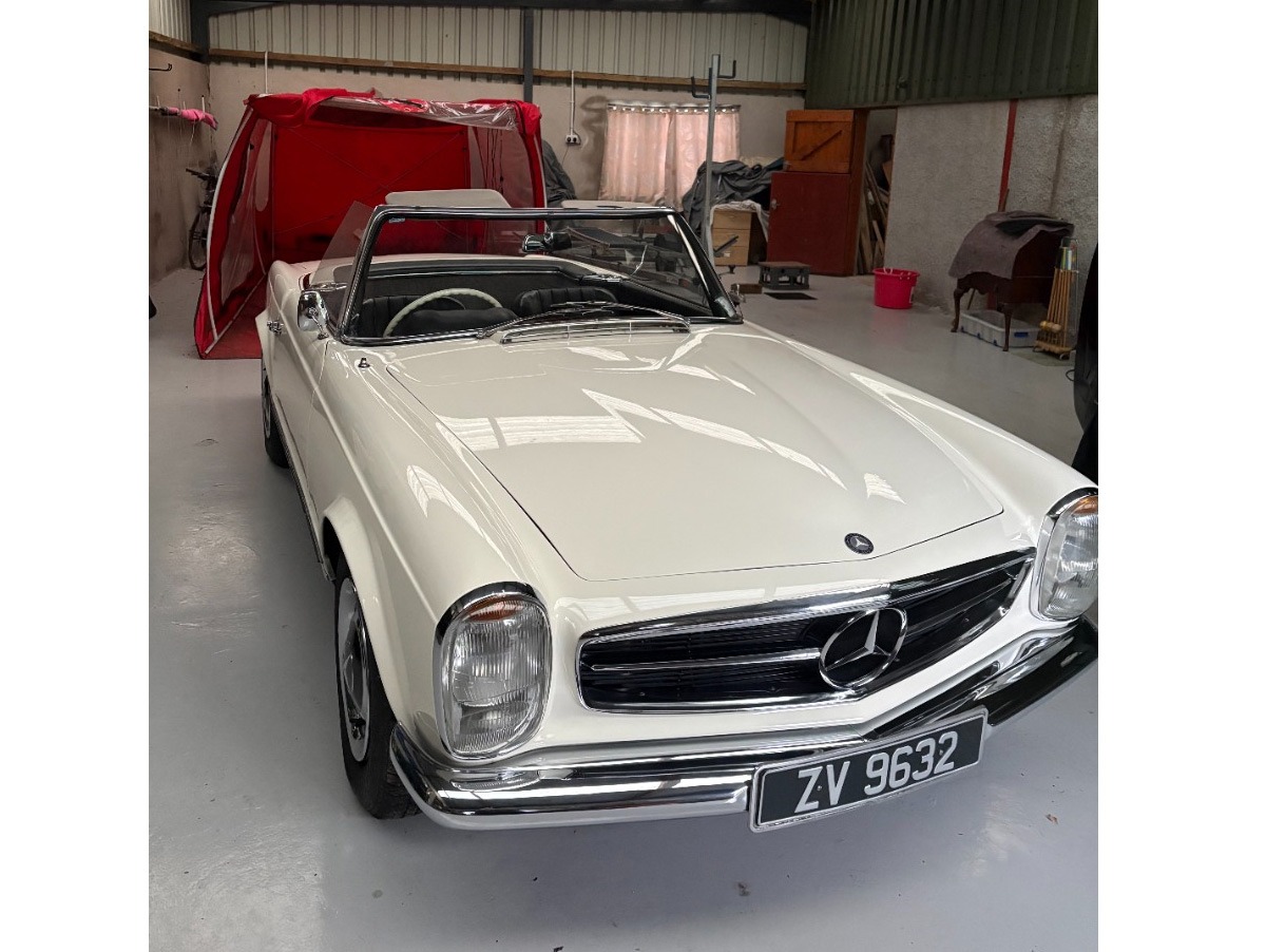 1965 Mercedes-Benz 230 Image 6