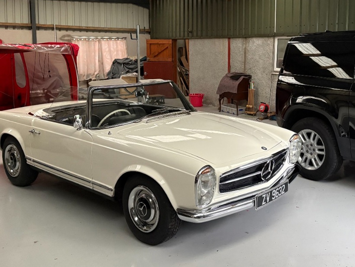 1965 Mercedes-Benz 230 Image 8