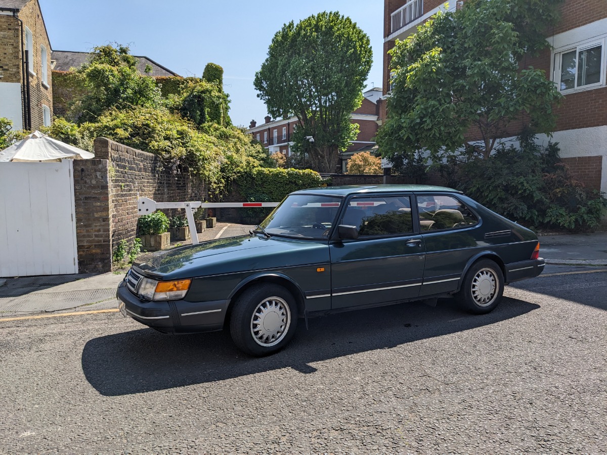 1993 Saab 900 Image 1
