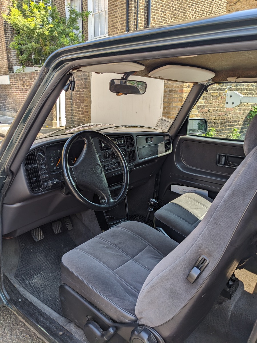 1993 Saab 900 Image 4