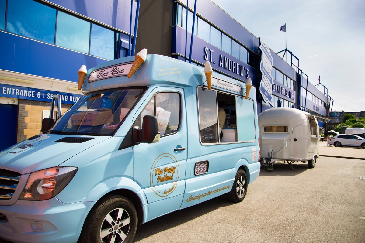 2013 Mercedes-Benz Sprinter 3500 Image 3