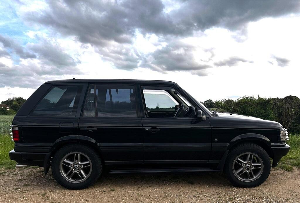 2002 Land Rover Range Rover Image 1