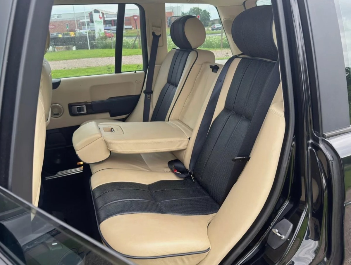 2005 Land Rover Range Rover Image 3