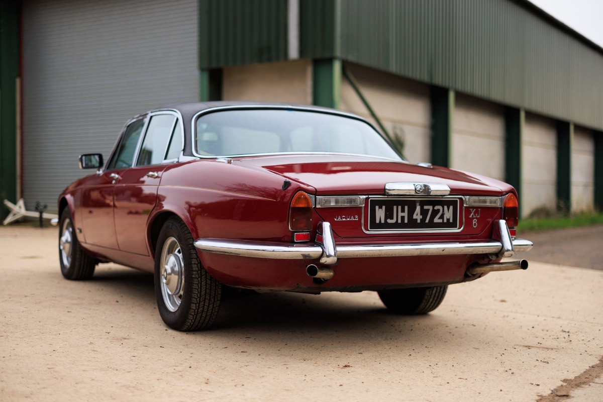 1974 Jaguar XJ6 Image 5