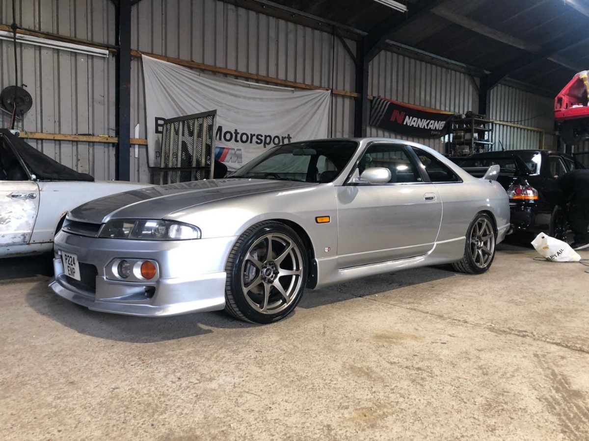 1996 Nissan Skyline Image 2