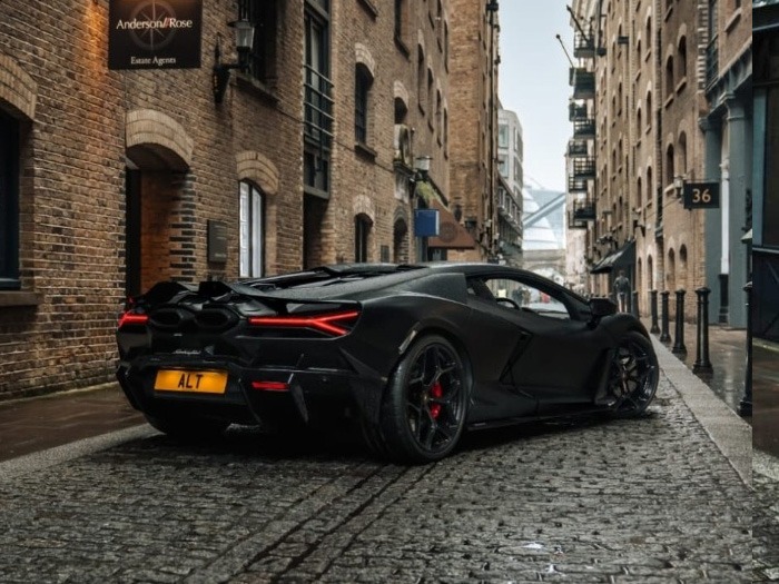 2024 Lamborghini Other Image 2