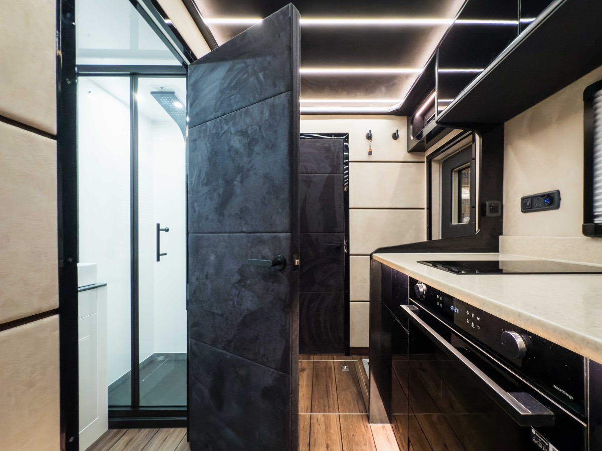 2011 Man Other Image 5