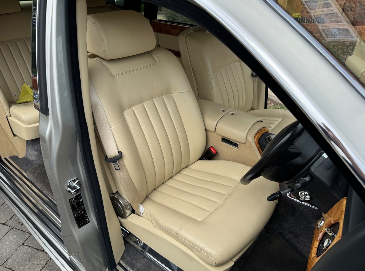 2007 Rolls-Royce Phantom Image 12