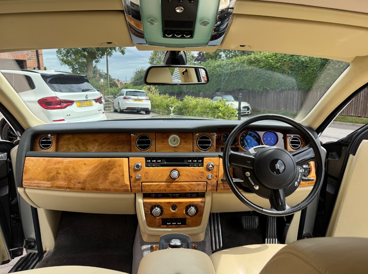 2007 Rolls-Royce Phantom Image 8
