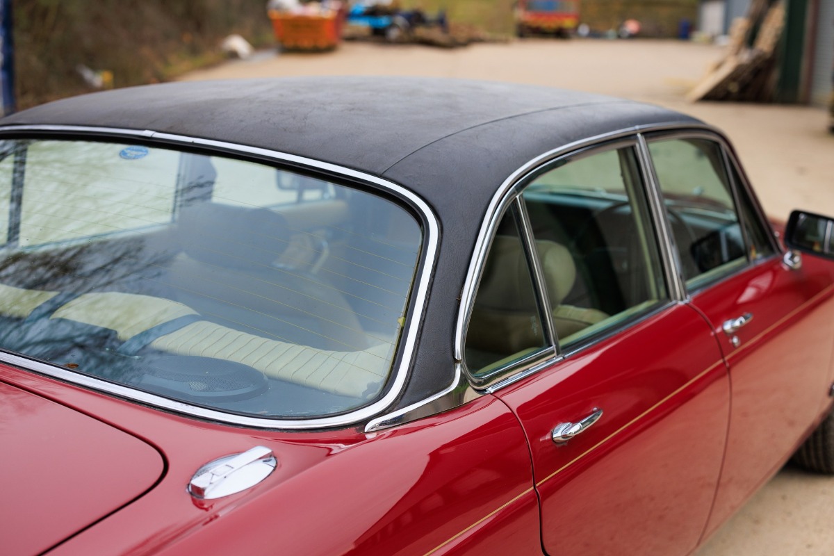 1974 Jaguar XJ6 Image 6