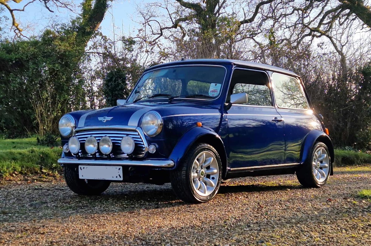 2000 Rover Mini Image 1