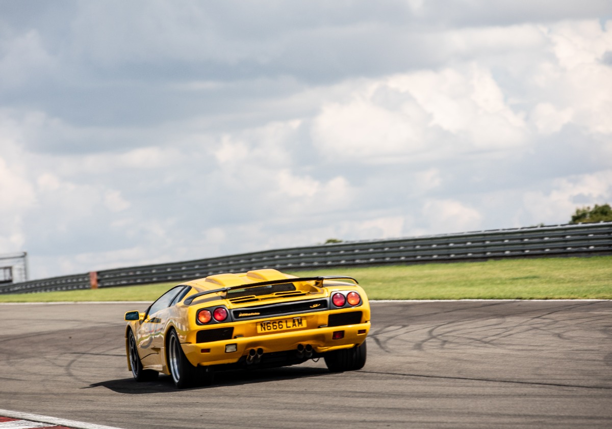 1996 Lamborghini Diablo Image 8