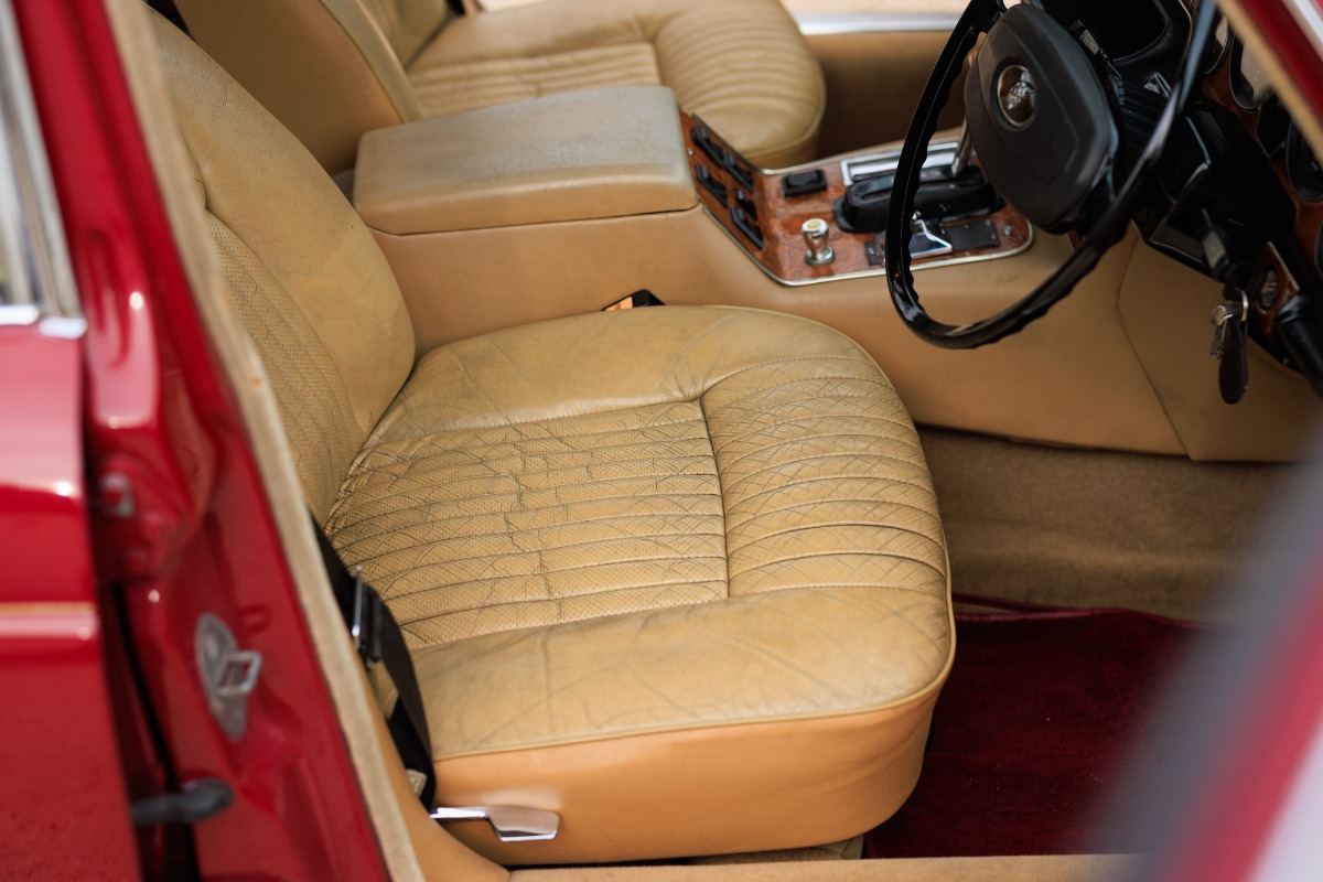 1974 Jaguar XJ6 Image 7