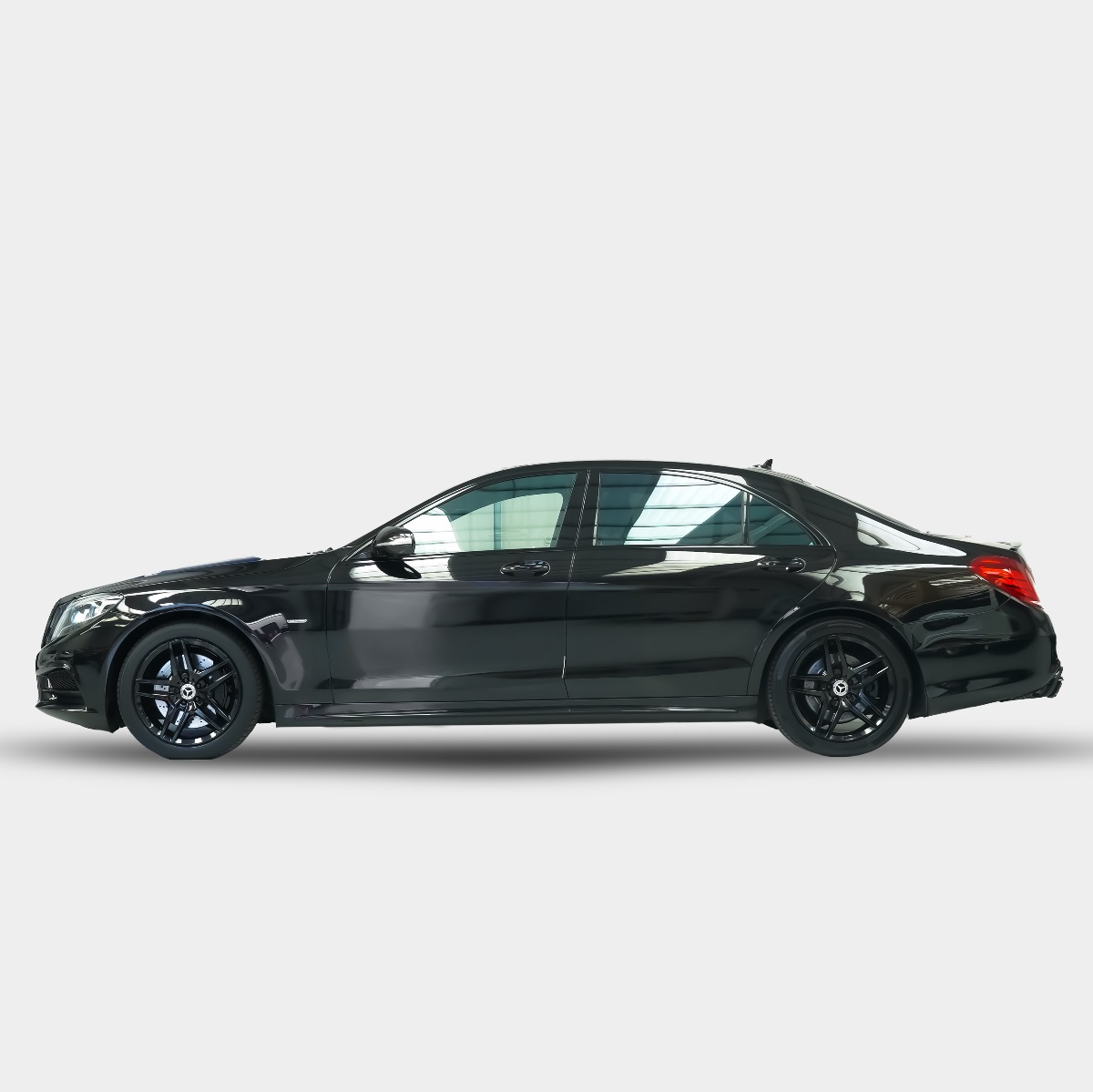 2018 Mercedes-Benz S-Class Image 3