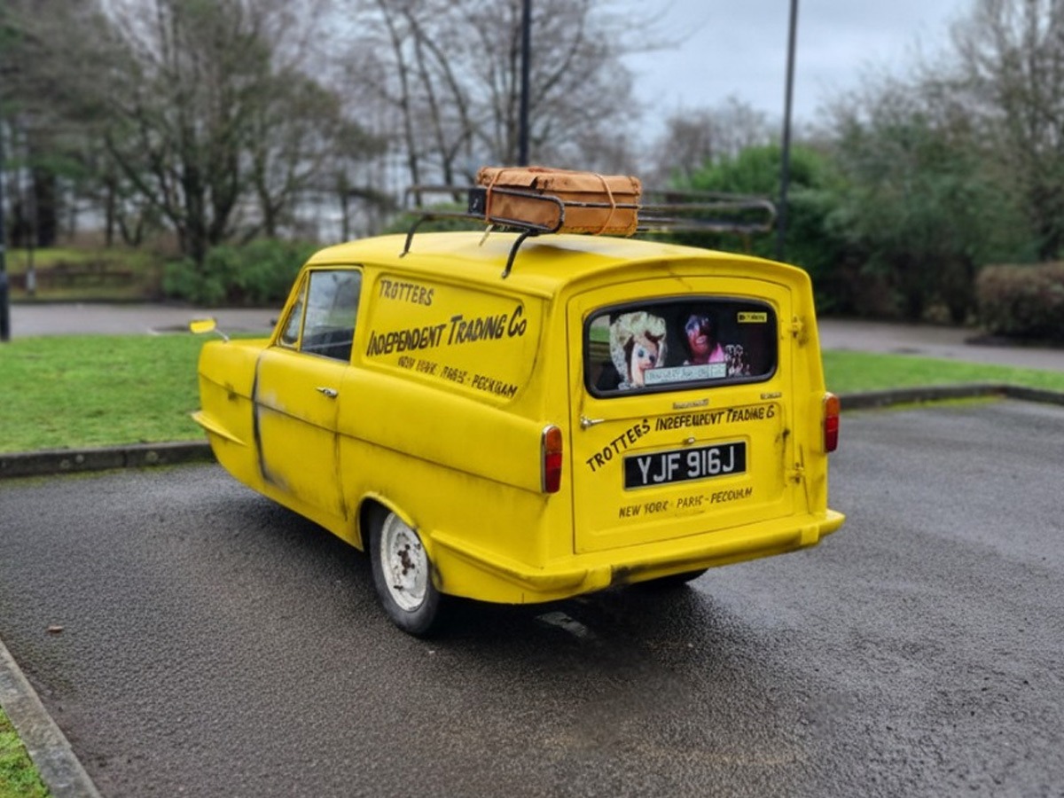 1971 Reliant Regal Supervan Image 6