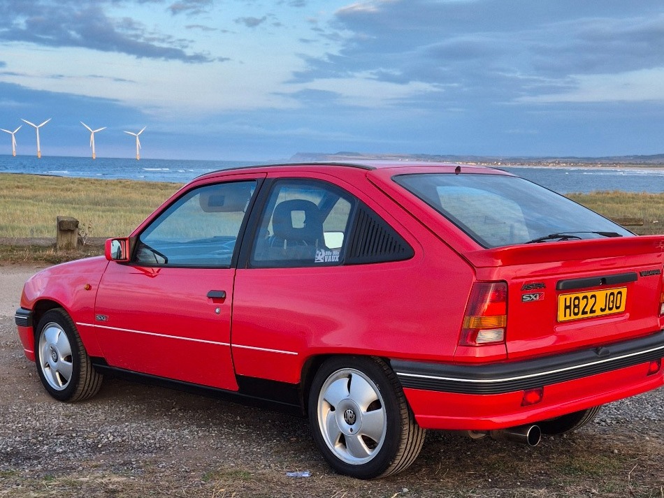 1990 Vauxhall Astra Image 2