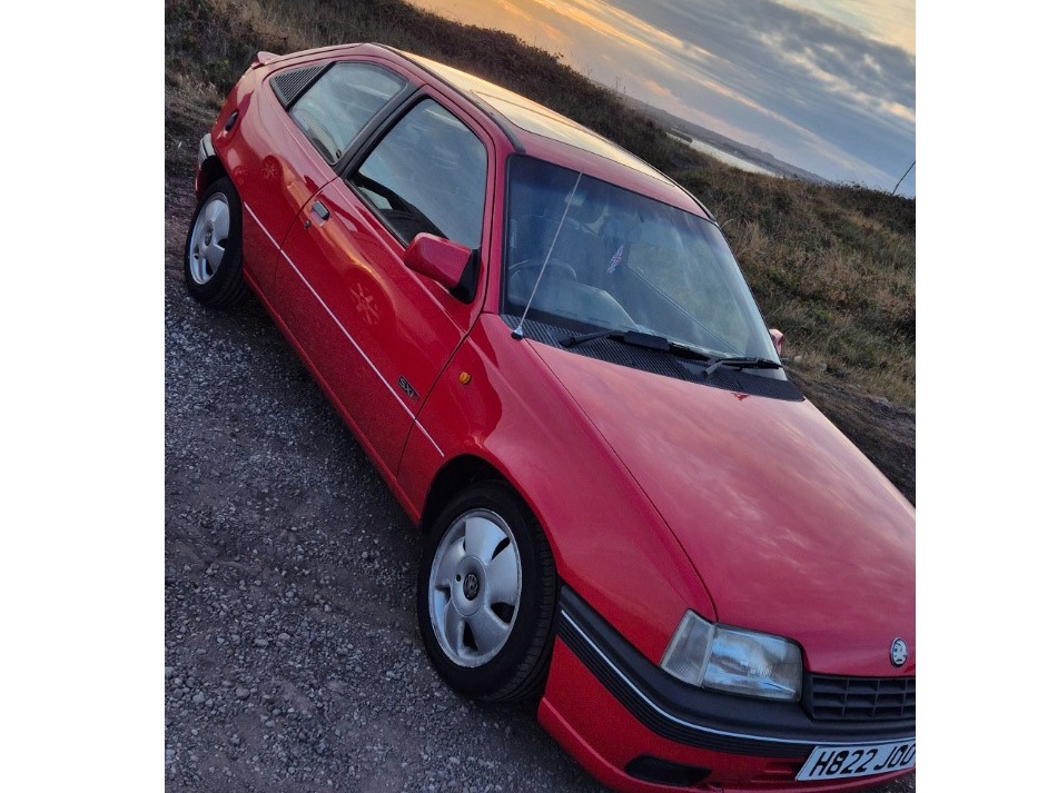 1990 Vauxhall Astra Image 1