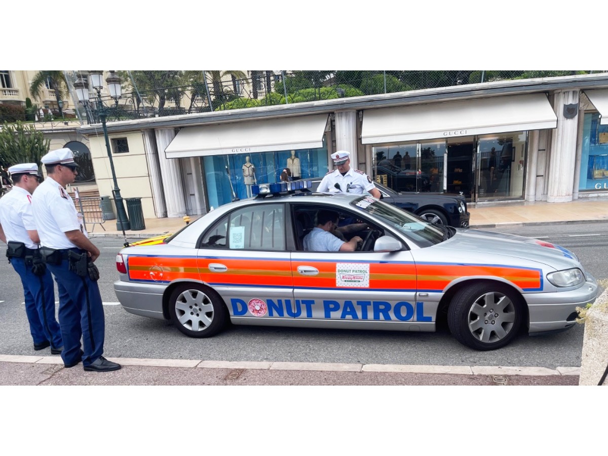 2000 Vauxhall Omega Image 2