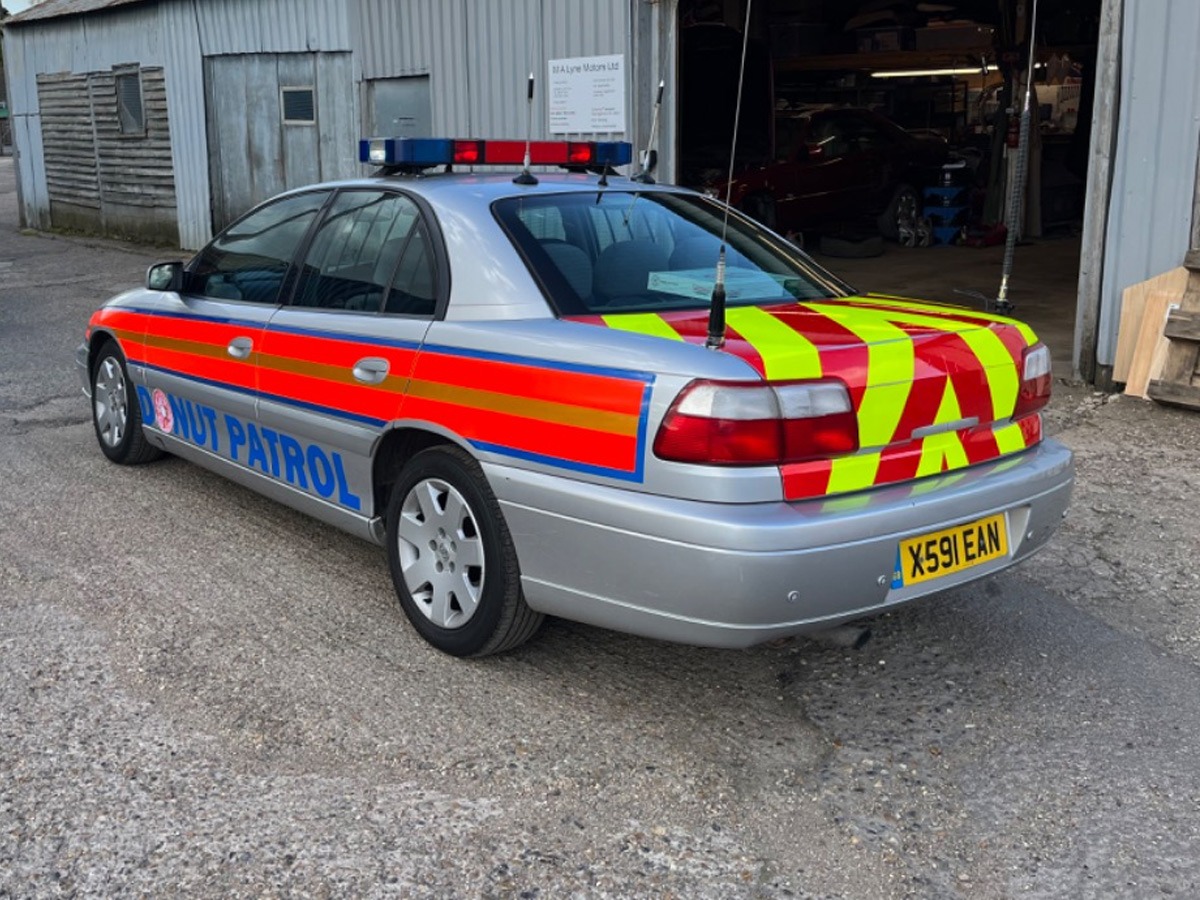2000 Vauxhall Omega Image 7